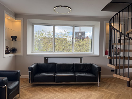 Image 1 of Elegant leather sofa in black – 2.35 m wide