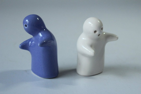 Image 1 of Saliera e pepiera di design Hugging Ghosts in ceramica
