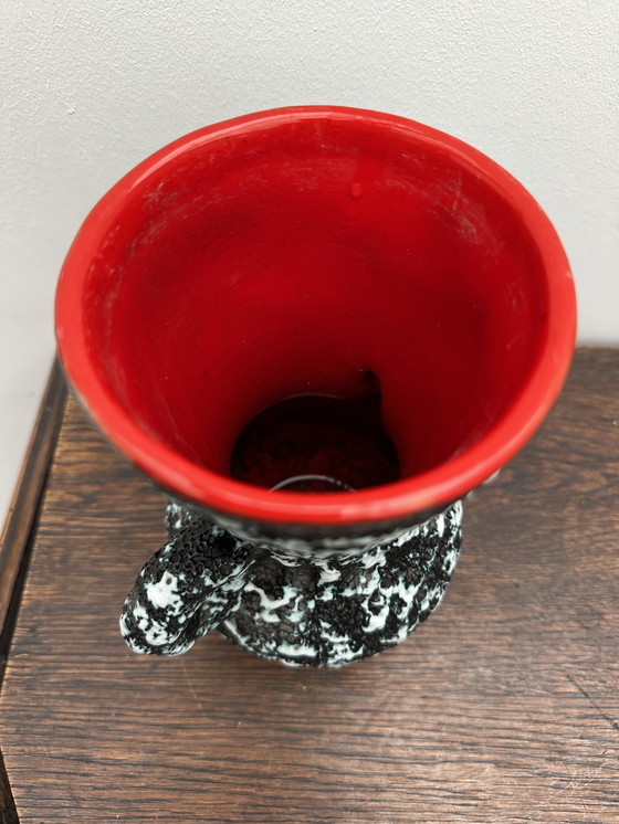 Image 1 of Vase à Oreilles Fat Lava Intérieur rouge - Attribué Vallauris H 21 cm