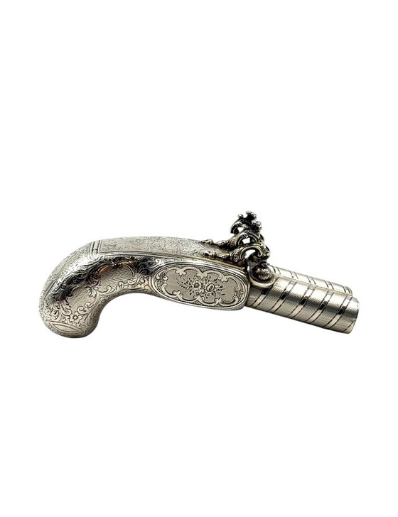 Gun-Shaped Silver Vermeil Snuff Cigarette Box, France, Early 20th Century – Decorative Objects (photo 8 of 17)