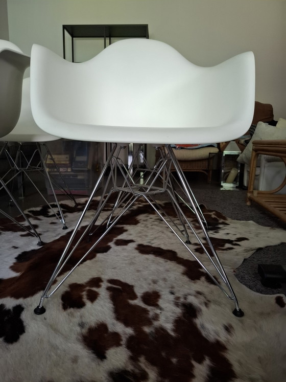 Image 1 of 4 Fauteuil Vitra Eames en plastique