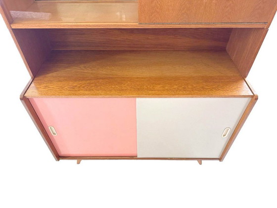 Image 1 of Mobiletto vintage U-452 con vetrina e bar - Jiri Jiroutek