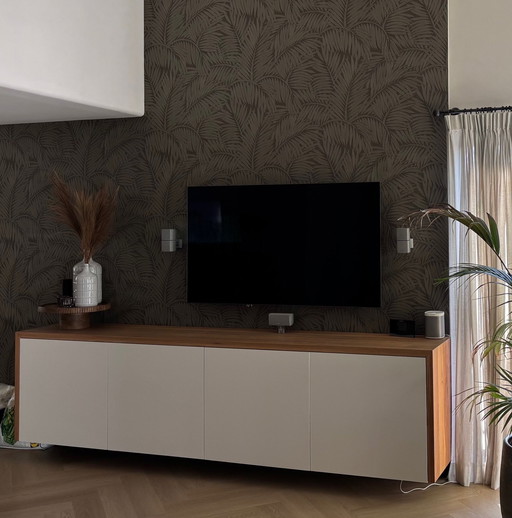 Wit Zwevend Dressoir Met Eiken Omlijsting
