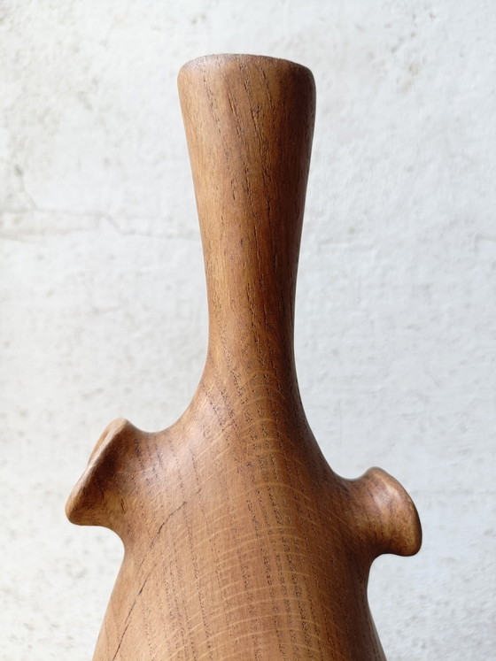 Image 1 of Vase/Skulptur aus geschnitzter massiver Eiche