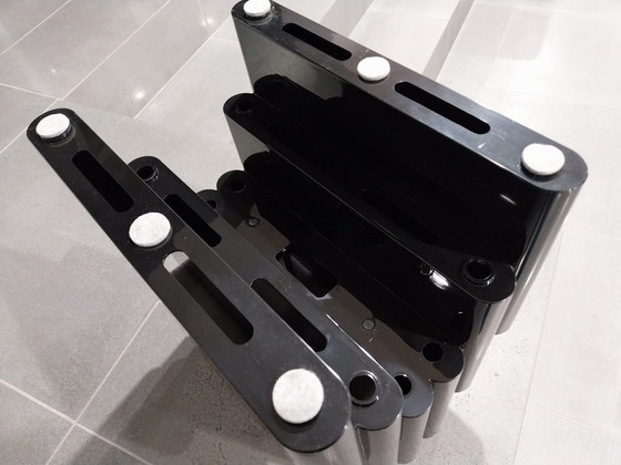 Image 1 of Revistero Julklapp Christmasgift estilo Kartell: réplica perfecta del diseño en acrílico negro