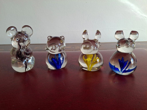 Set di 4 statuette di animali in vetro con inclusioni colorate, alte 9 cm. – decoratieve objecten, Glass (photo 2 of 9)