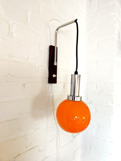 Bijzondere Wandlamp met Oranje Glazen Bol, Hengel Wandlamp