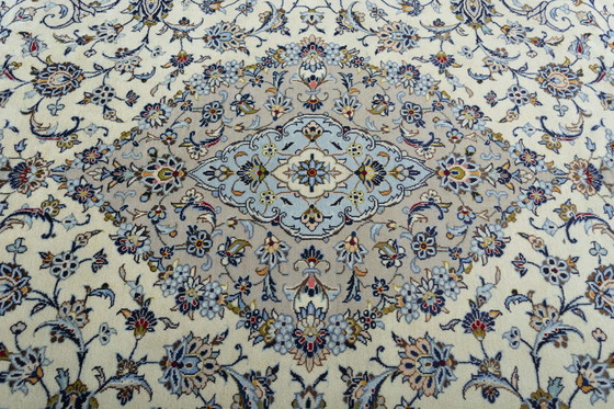 Image 1 of Handgeknoopt Perzisch tapijt Kashan kurk - 350 x 248 cm - Fijn & edel met bloemmotieven