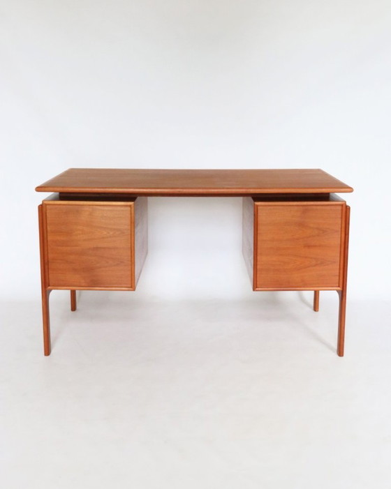 Vintage teak Desk Danish design – Wood (photo 3 of 12)