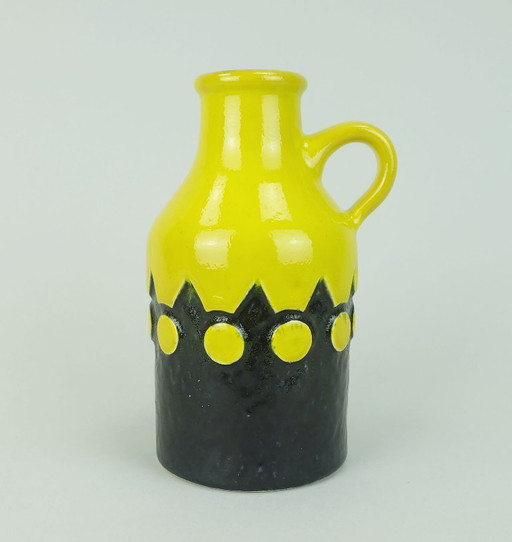 1960s 70s jasba keramik vase model 1701 17 motif géométrique en relief jaune et noir