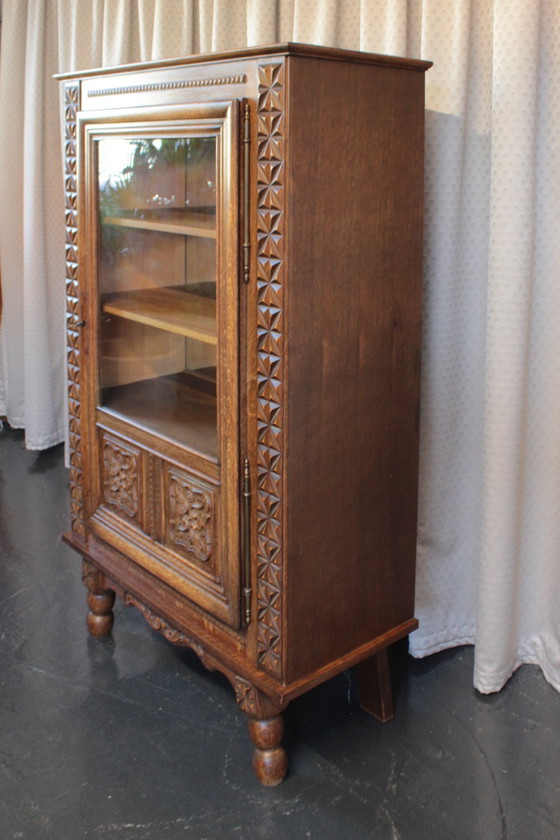 Image 1 of Display cabinet with mirrored back panel