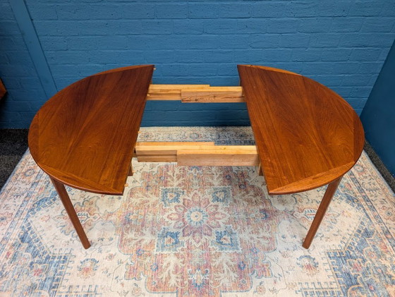 Image 1 of Vintage round extendable dining table, 1960s