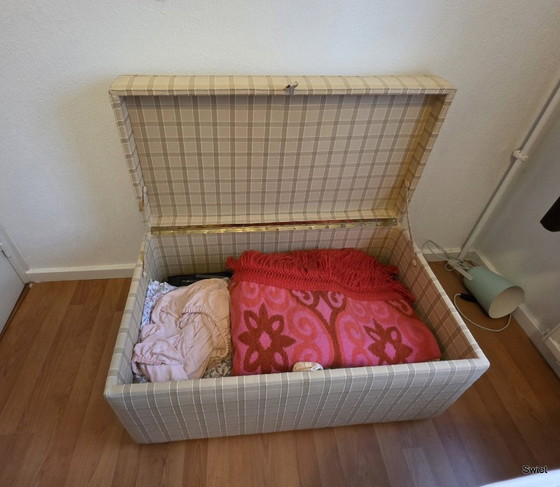 Image 1 of 2353 Coffre à couvertures, coffre de rangement, coffre à déguisements, coffre à rabat