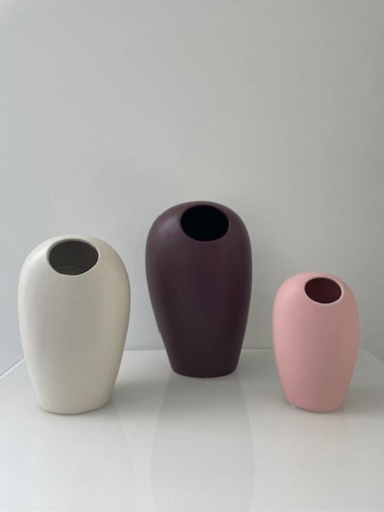 Image 1 of Juego de 3 jarrones esculturales modernos con caras estilizadas