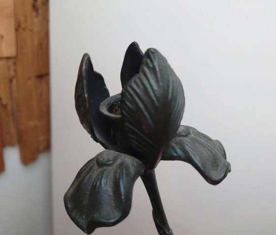 Bougeoir Silvestri Iris en bronze – Bougeoirs et chandeliers, Metal, Brass (photo 3 of 5)