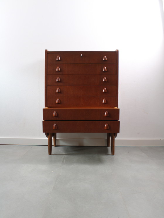 Image 1 of Commode danoise vintage en teck, très spéciale !