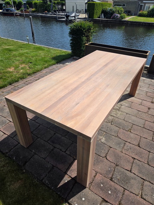 Tisch aus Kirschholz von Joop van Arnhem. 1,00 bis 2,20