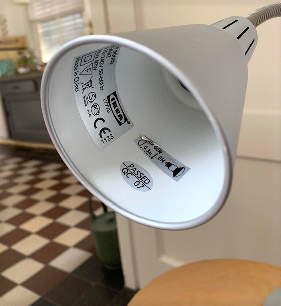 Image 1 of Lampada da scrivania IKEA KVART – grigio argento (anni '90)