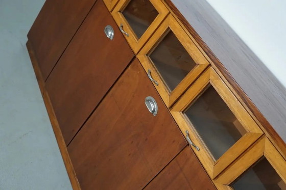 Image 1 of Vintage Nederlandse beuken- en eikenhouten fourniturenkast / graankast, jaren 1950