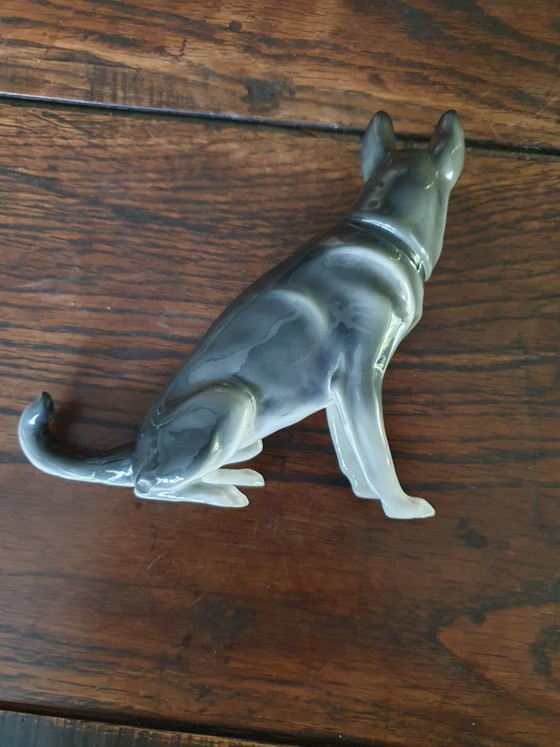 Pfeffer Gotha Skulptur – Deutscher Schäferhund (ca. 1920-1940) – Dekorative Objekte, Porcelain (photo 7 of 13)
