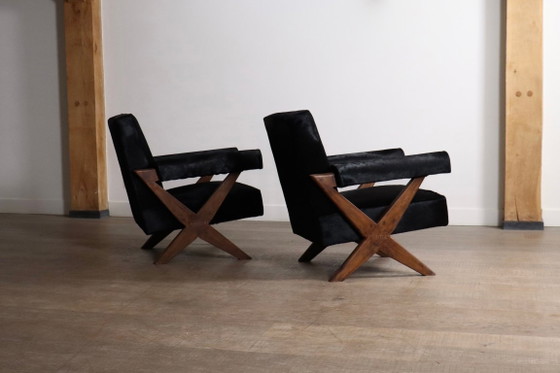 Par de sillones Pierre Jeanneret con patas en forma de X, Chandigarh, década de 1960. – Leather, Vintage (photo 11 of 16)