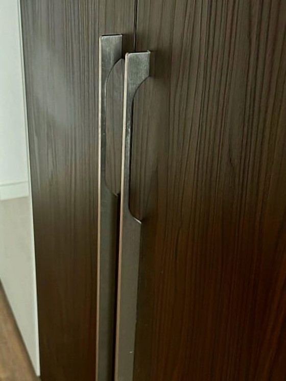 Image 1 of Armoire Nolte - blanc polaire brillant / placage noyer