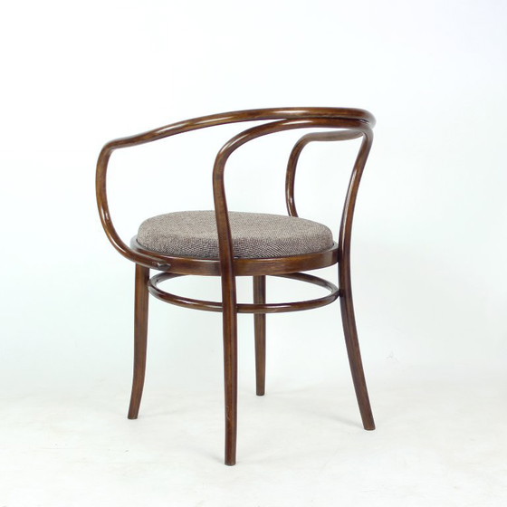 Poltrona August Thonet No. 30 In Legno Curvato Per TON, Cecoslovacchia, Metà XX Secolo – Poltrone, Textile (photo 4 of 13)