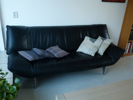 Image 1 of Leolux Tango 3-zits bank in zwart leder en gepolijst onderstel