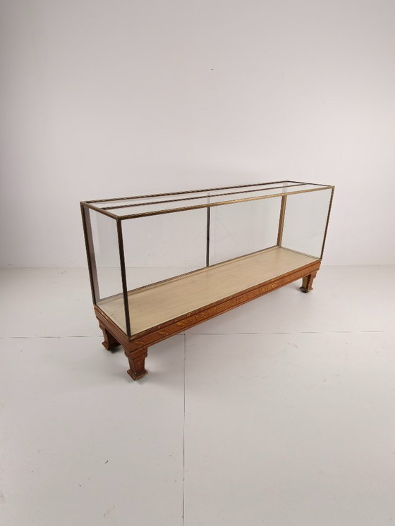 Image 1 of Bancone da negozio inglese antico in ottone – Modello stretto con misure in metri