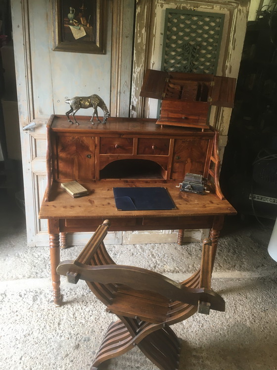 Image 1 of Vintage grenen bureau met meerdere niveaus