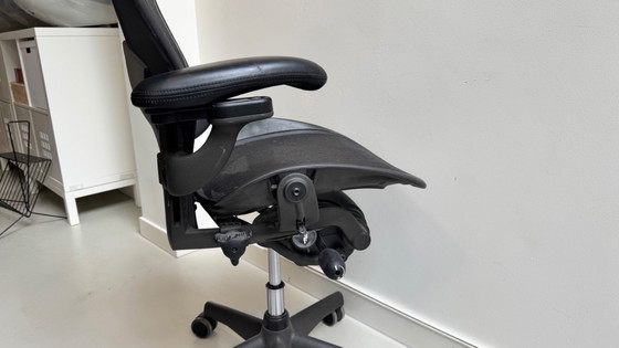 Image 1 of Chaise de bureau Herman Miller Aeron anthracite
