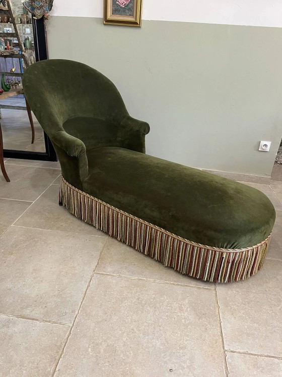 Chaise longue vintage in velluto verde scuro con frange multicolori. – Wood, Velvet, Art Nouveau (photo 3 of 18)