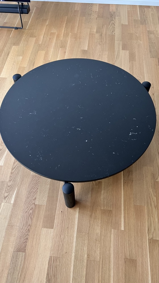 Salontafel van „Cassina“ ontworpen door Charlotte Perriand – Wood, Marble (photo 5 of 5)