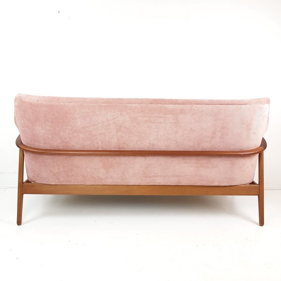 Image 1 of Vintage Bovenkamp Aksel Bender Madsen bankje | bank roze nieuw gestoffeerd