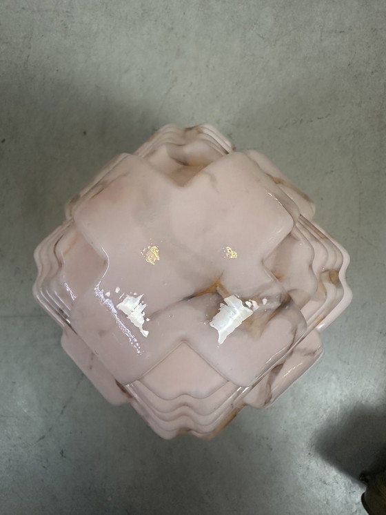 Image 1 of Art deco skyscraper - gemarmerde rosé opaline