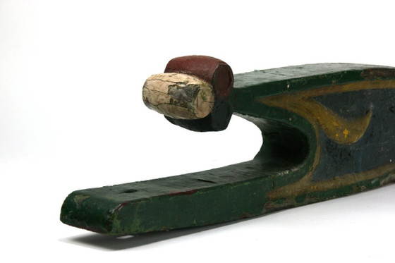 Image 1 of Decorazione antica del timone di una barca a fondo piatto – in legno massello di pino – XX secolo