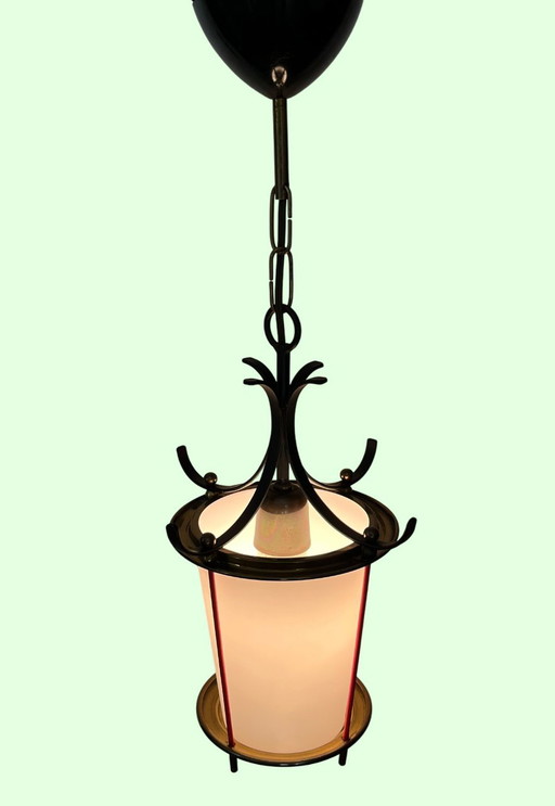 Lampe suspendue vintage italienne unique | années 1950 | Fer forgé, laiton et verre opalin