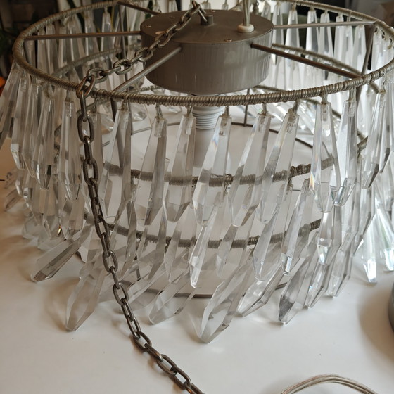 Suspension vintage en lucite à prisme – Lumière blanche et bleue – Lustre postmoderne – Other (photo 7 of 11)