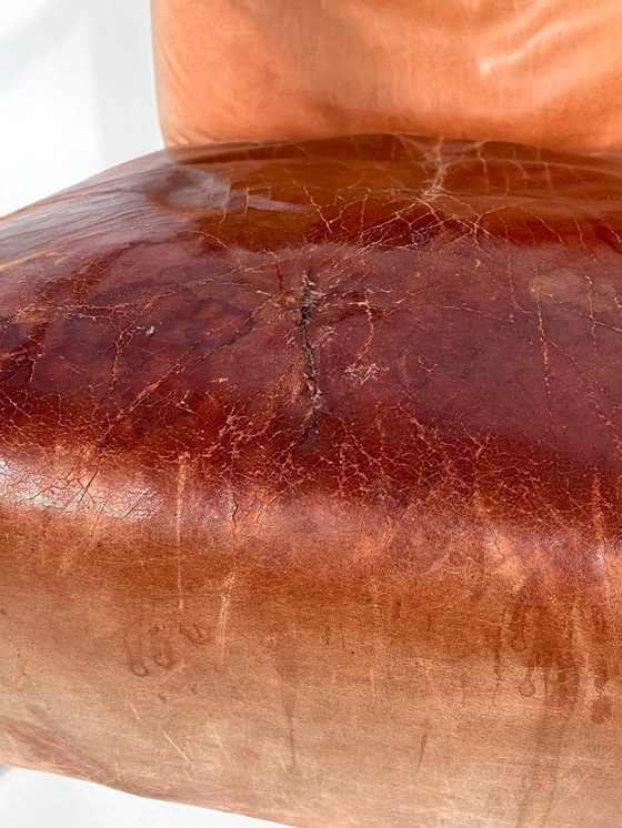 Image 1 of Skulpturaler italienischer Mid-Century-Sessel aus Leder und geschwungenem Holz aus den 50er Jahren