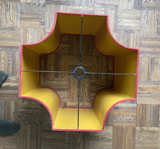 Image 1 of Abat-jour en velours rouge