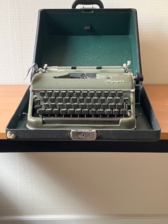 Macchina da scrivere Olympia vintage con valigetta originale – Verde – Oggetti decorativi, Metal (photo 4 of 5)