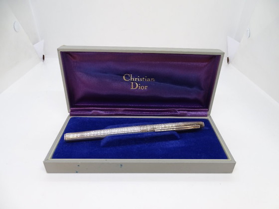 Image 1 of Penna a sfera scanalata Dior, metallo argentato, anni '70 - Francia
