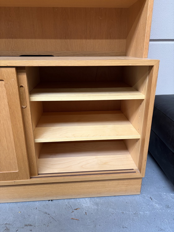 Image 1 of Vetrina vintage in legno/vetro/ante scorrevoli di design danese