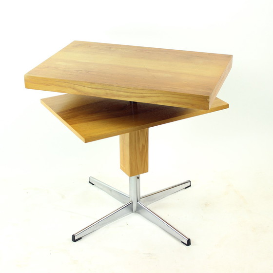 Image 1 of Funktionalistischer drehbarer Couchtisch aus Stahl und Eschenholz, 1960er Jahre