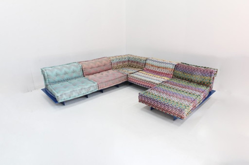 Canapé Roche Bobois Mah Jong, design Missoni par Hans Hopfer, avec plateforme