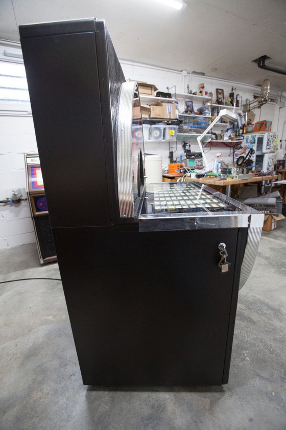 Image 1 of Gerestaureerde en onderhouden Seeburg Sunstar jukebox uit 1976 met 80 schijven en 160 nummers.