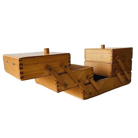 Image 1 of Zusammenklappbare Nähkiste aus Holz, dänisches Design, Mitte des 20. Jahrhunderts, Bastelkiste aus den 1960er Jahren