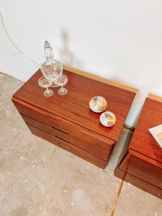 Image 1 of Tables de chevet vintage en bois avec tiroirs, lot de 2