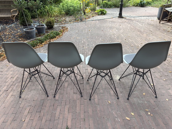 4 x Vitra DSR Sage Green – Kuipstoelen, Plastic, Metal (photo 2 of 2)