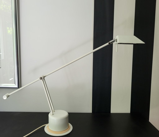 Lampe de table massive en métal blanc, de style post-moderne, datant des années 1980.